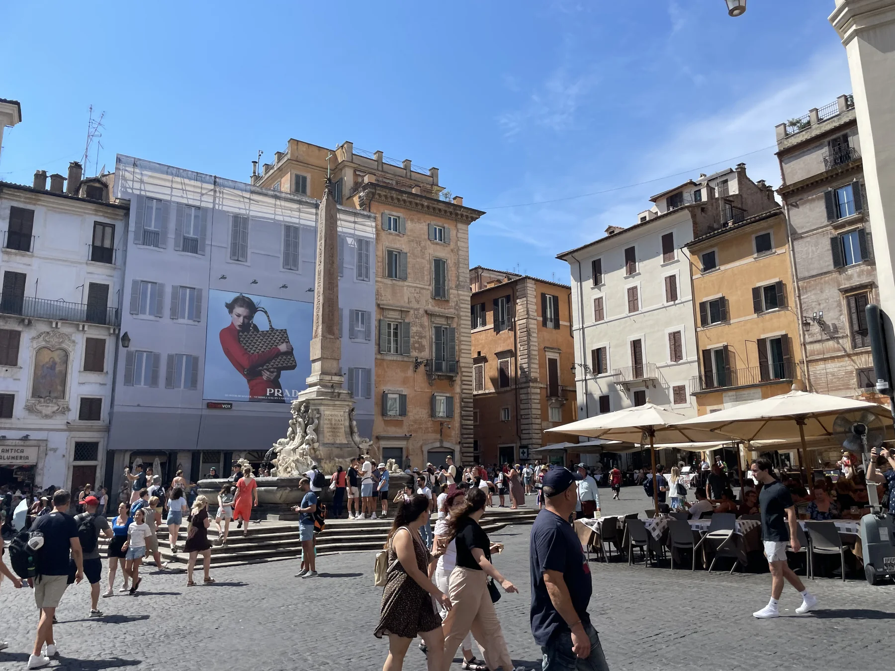 Una piazza nel centro di Firenze