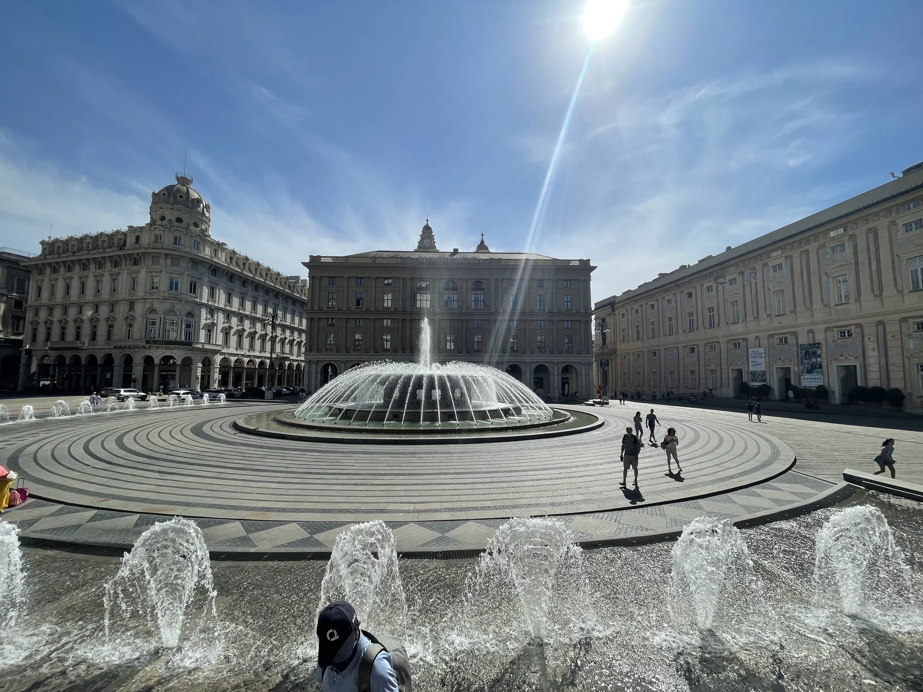 Una grande piazza del Nord Italia